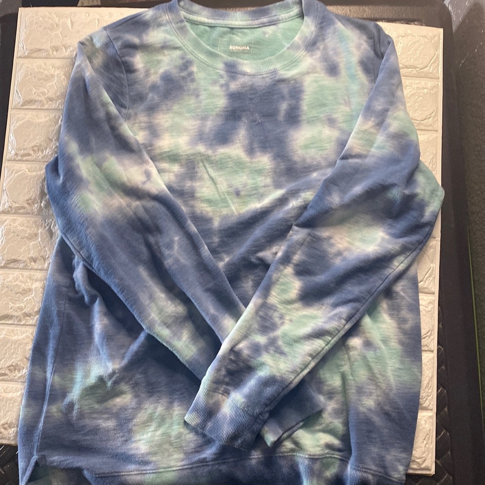 Tie-dyed, long sleeve crewneck